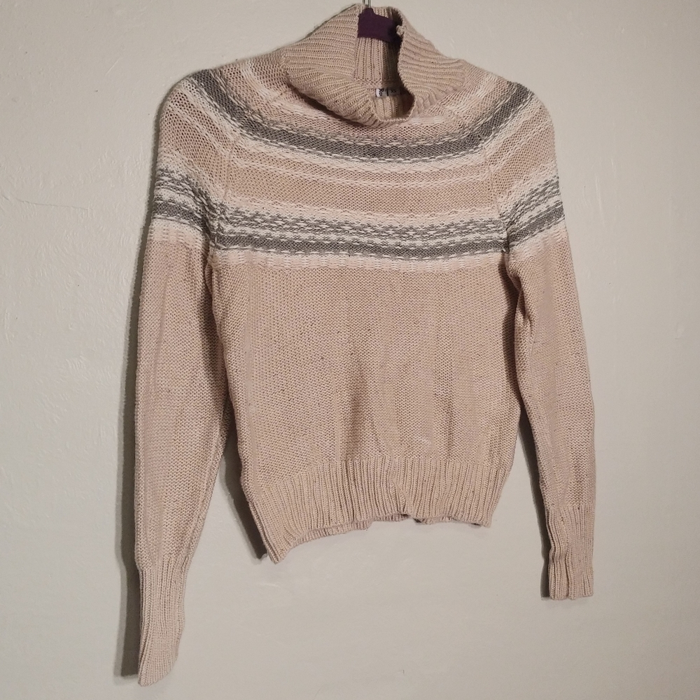 Rue and Willow Turtle Neck Knit Sweater